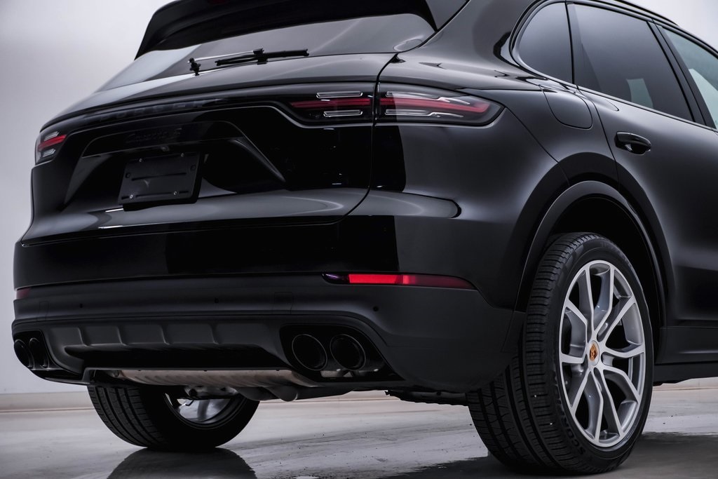 2022 Porsche Cayenne S 12