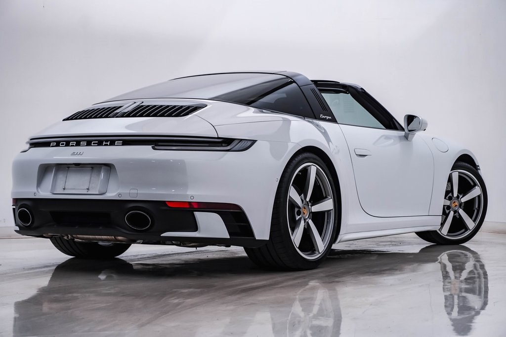 2022 Porsche 911 Targa 4 12