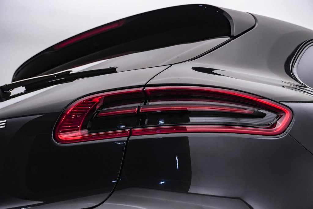 2018 Porsche Macan  13