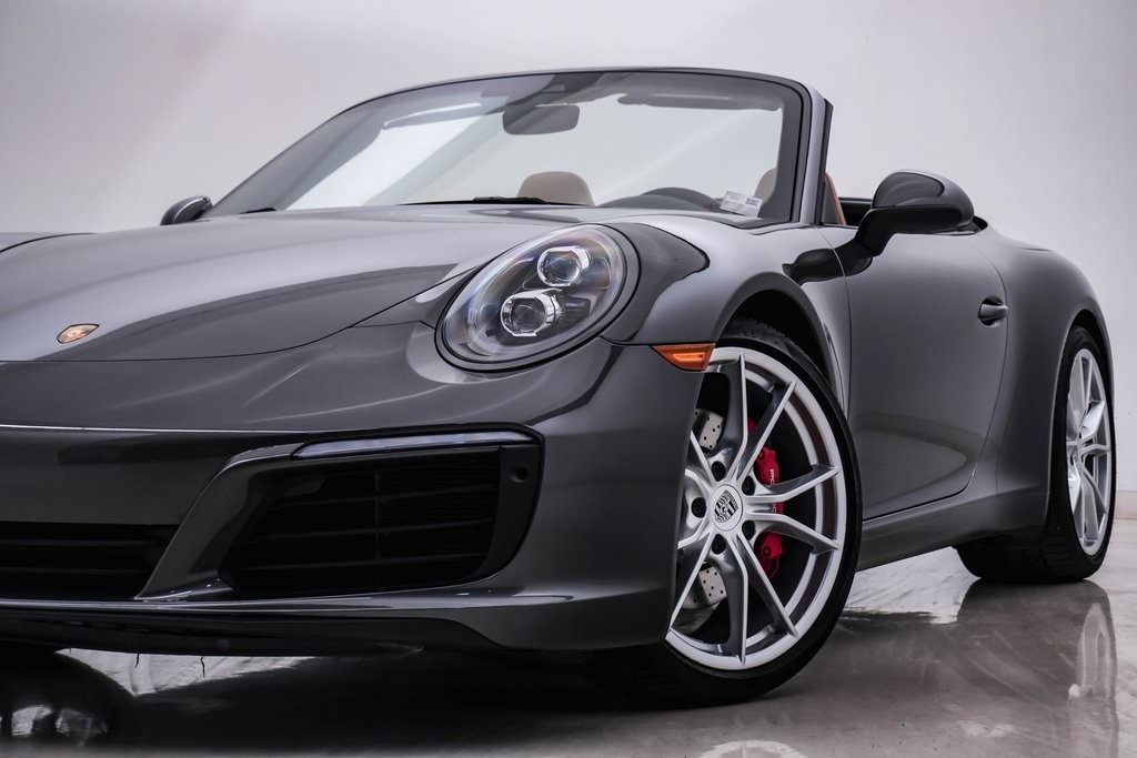 2019 Porsche 911 Carrera S 2