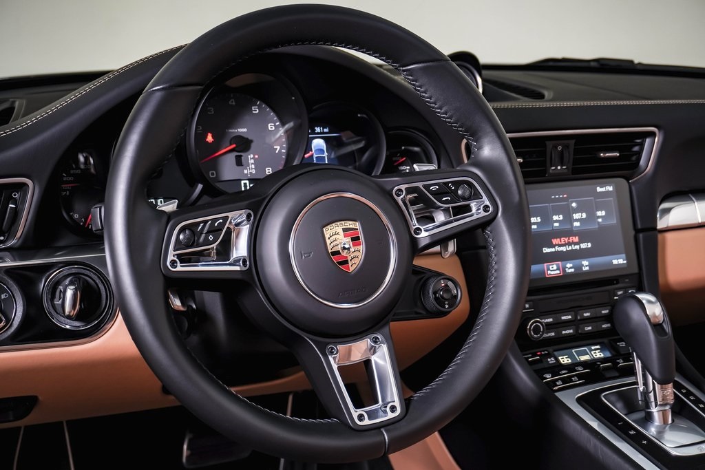 2019 Porsche 911 Carrera S 23