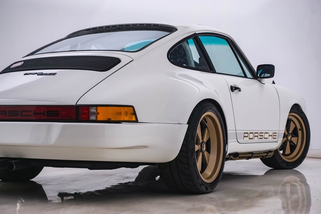 1983 Porsche 911 SC 13