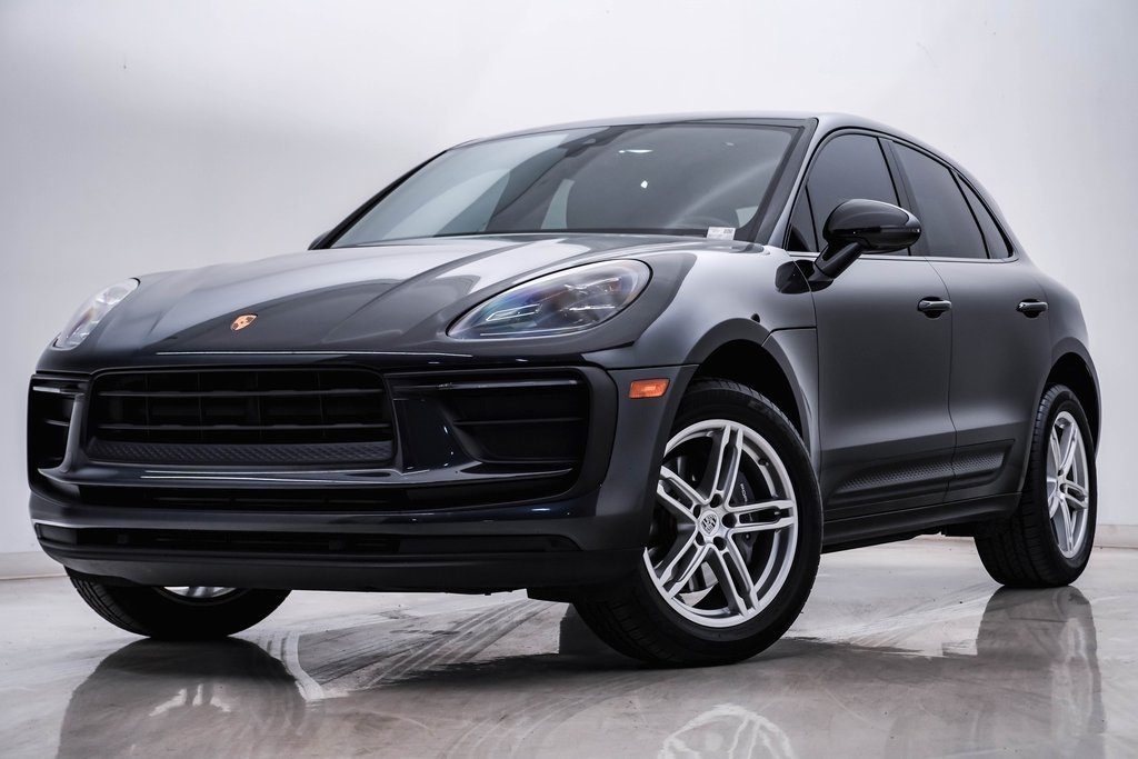 2022 Porsche Macan  1