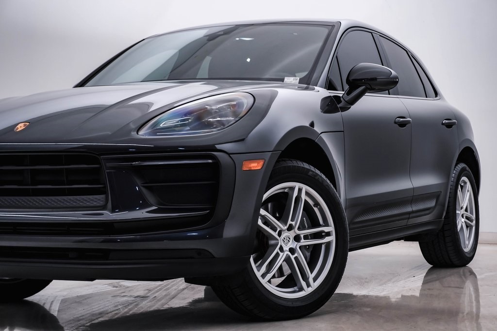 2022 Porsche Macan  2