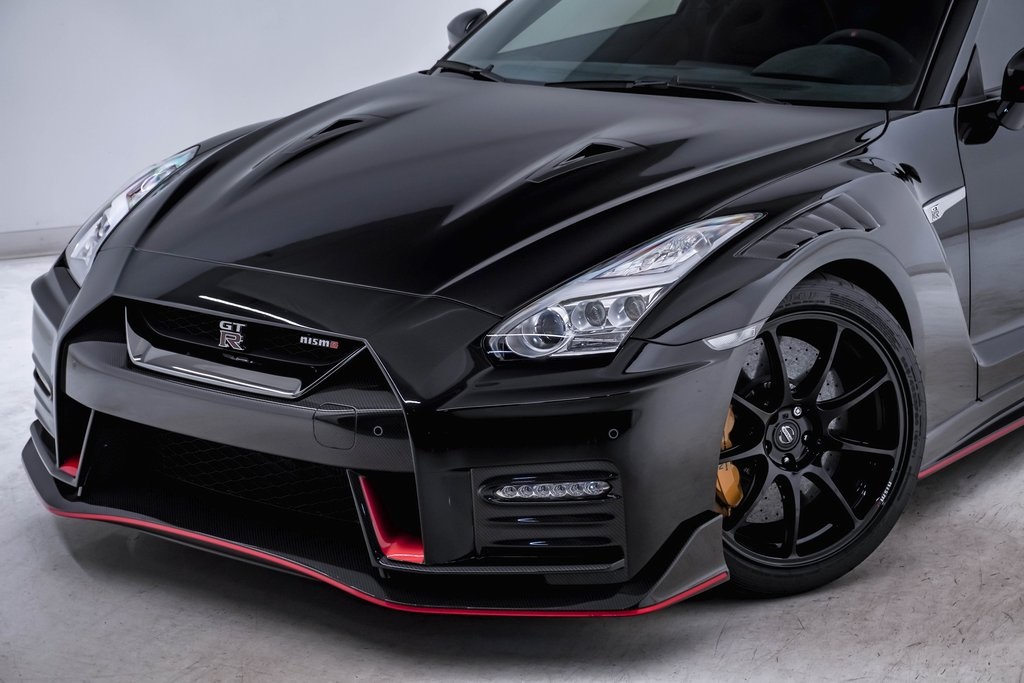 2021 Nissan GT-R NISMO 4