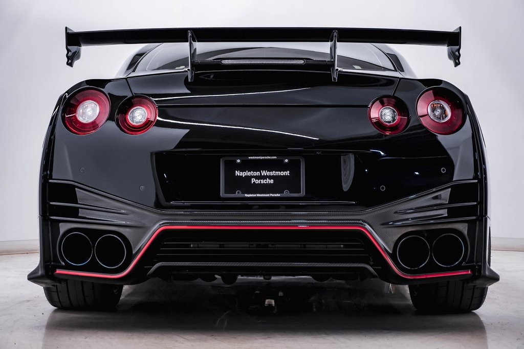 2021 Nissan GT-R NISMO 12