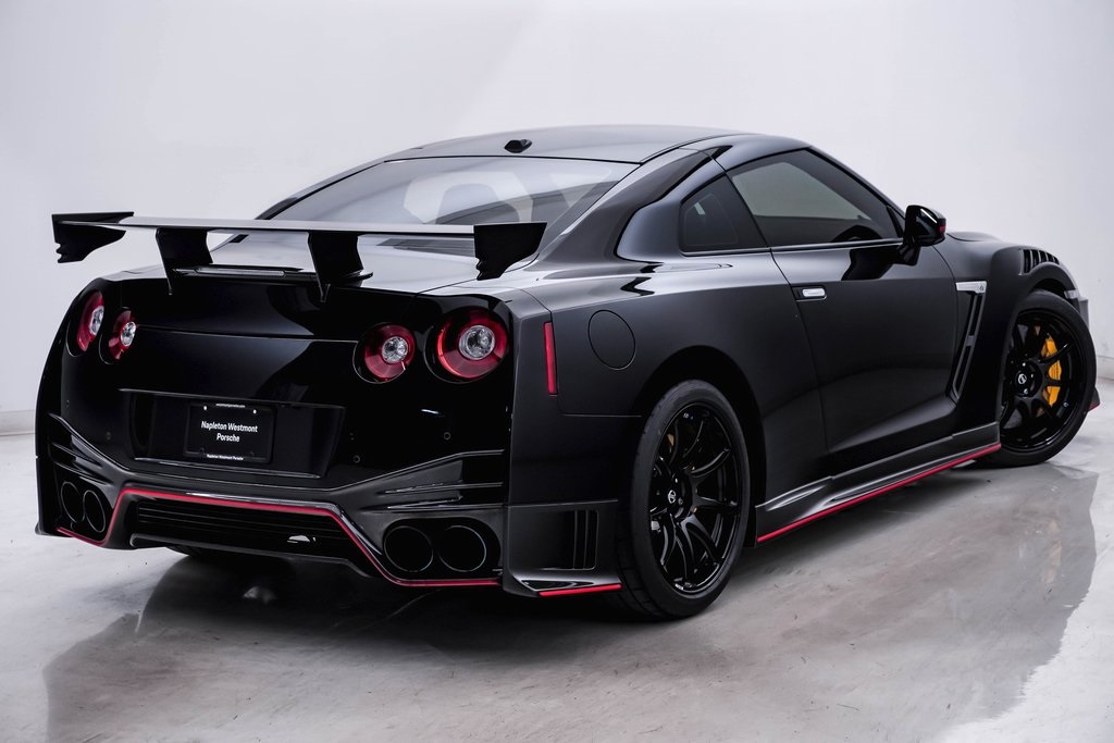 2021 Nissan GT-R NISMO 15