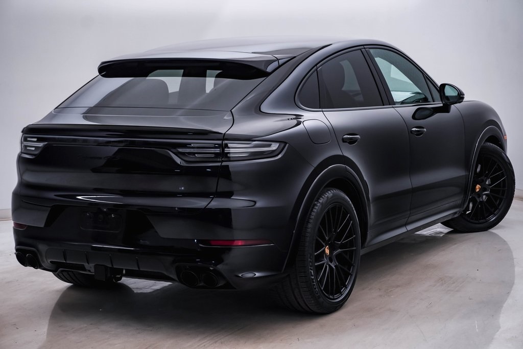 2022 Porsche Cayenne Coupe GTS 11