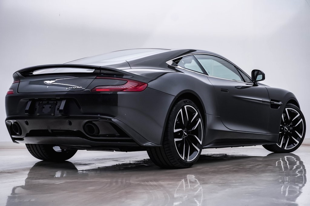 2015 Aston Martin Vanquish V12 11