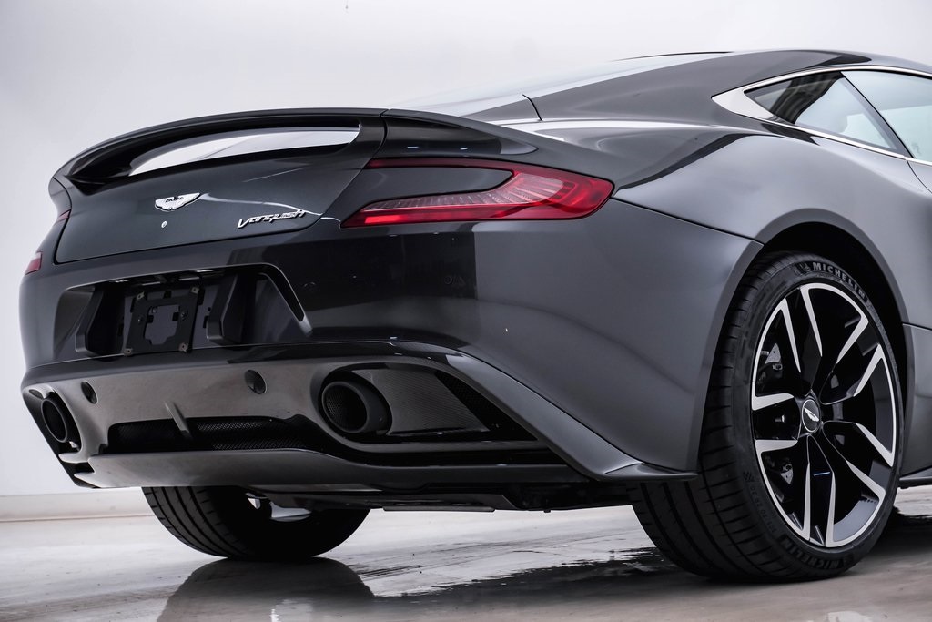 2015 Aston Martin Vanquish V12 14