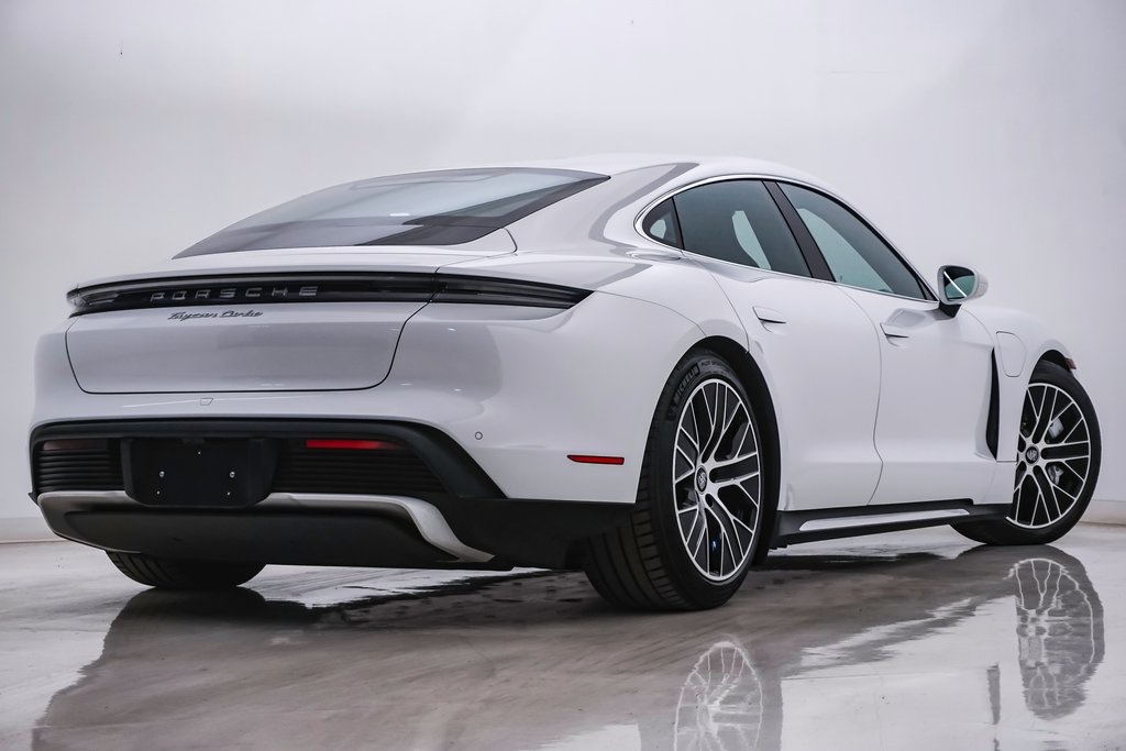 2023 Porsche Taycan Turbo 9