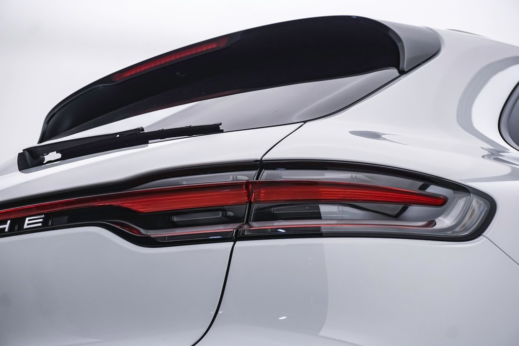 2024 Porsche Macan  13