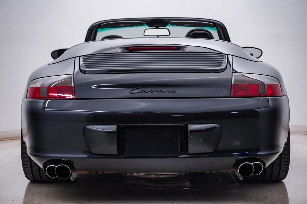 2004 Porsche 911 Carrera 10