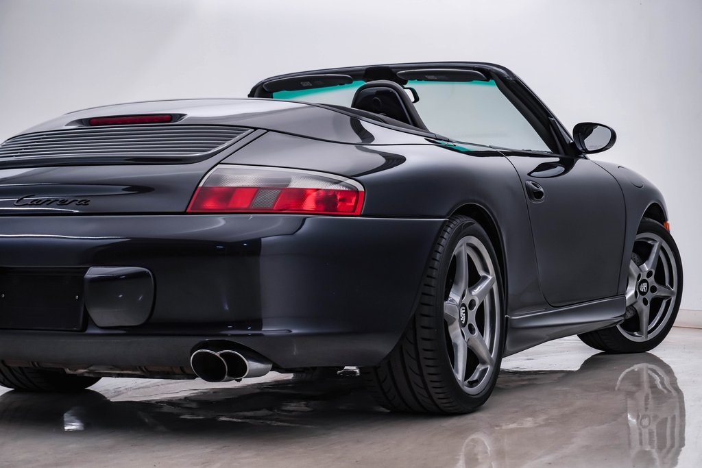 2004 Porsche 911 Carrera 12