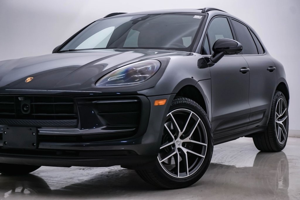 2024 Porsche Macan  2