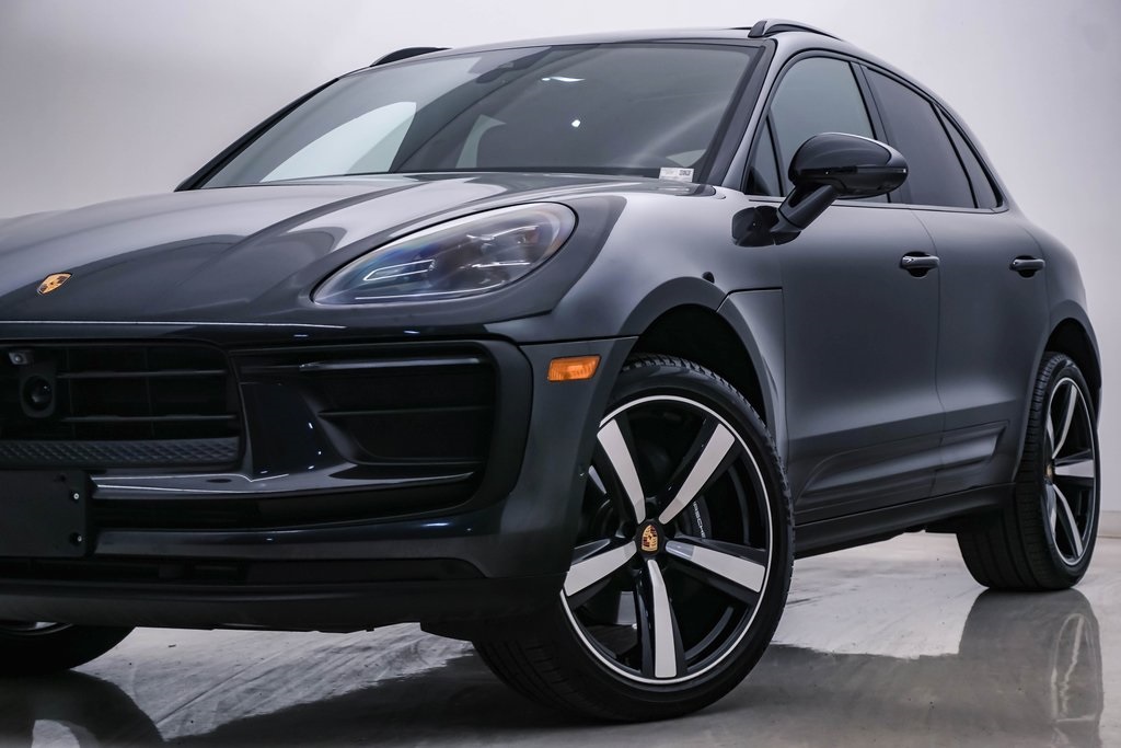 2024 Porsche Macan  2