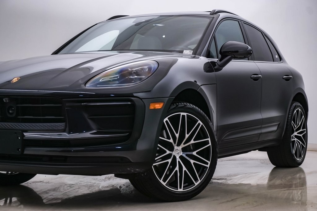 2024 Porsche Macan  2