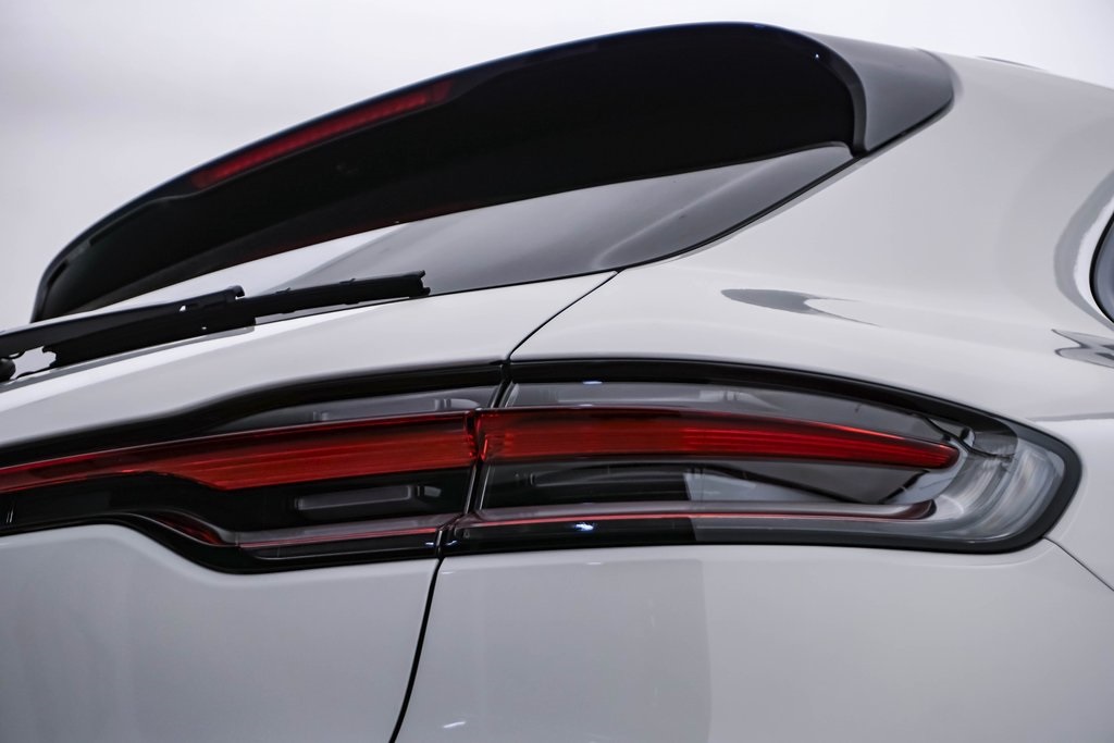 2024 Porsche Macan  13