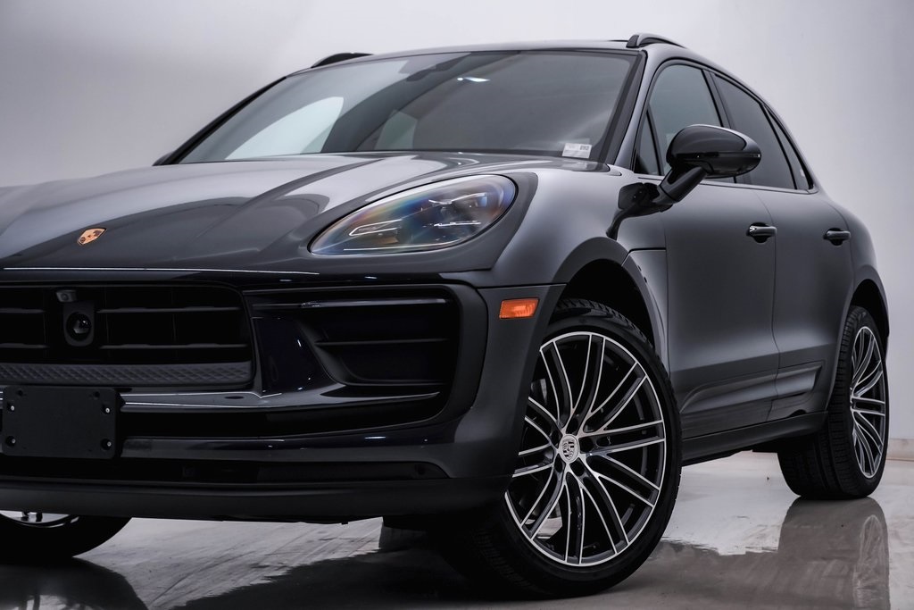 2024 Porsche Macan  2