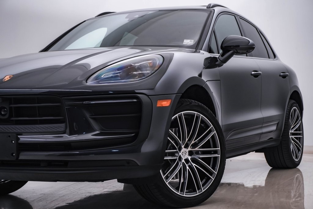 2024 Porsche Macan  2