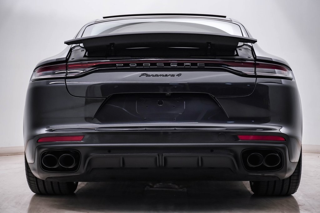 2023 Porsche Panamera 4 8