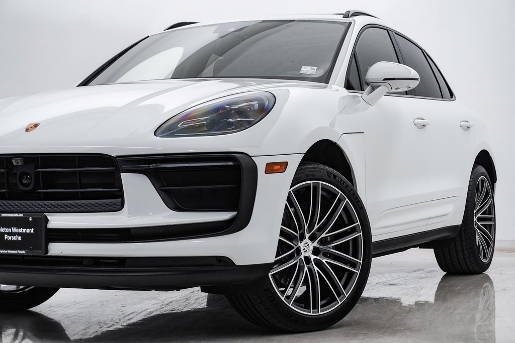 2024 Porsche Macan  2