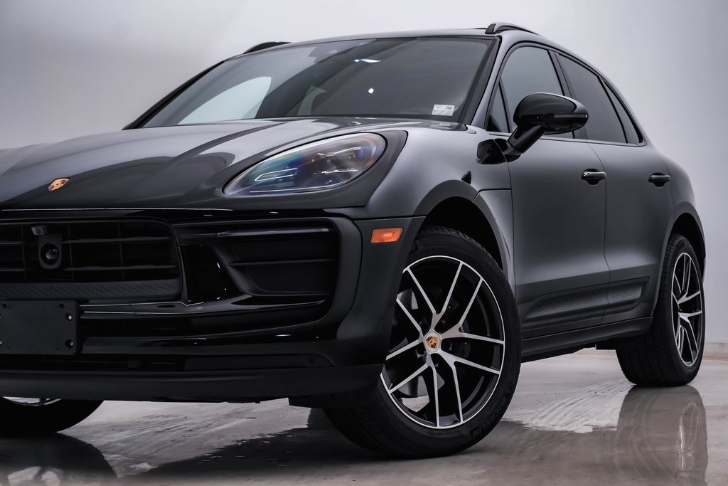 2024 Porsche Macan  2