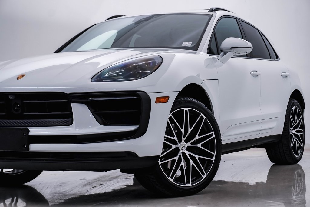 2024 Porsche Macan  2