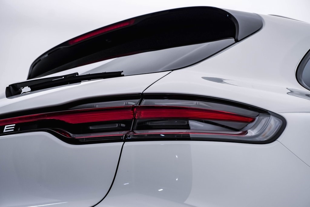 2024 Porsche Macan  13