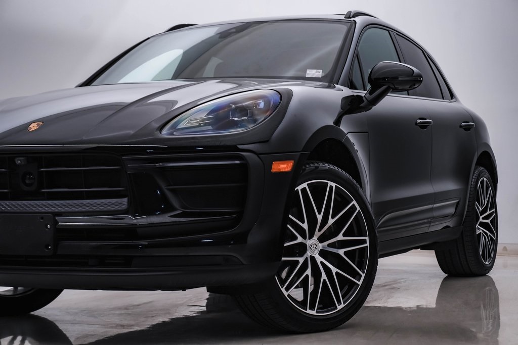 2024 Porsche Macan  2