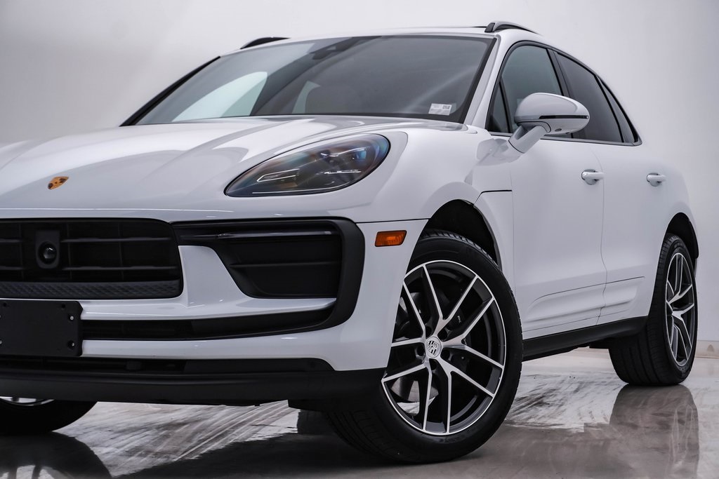 2024 Porsche Macan  2