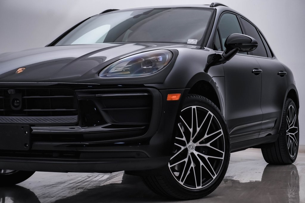 2024 Porsche Macan  2