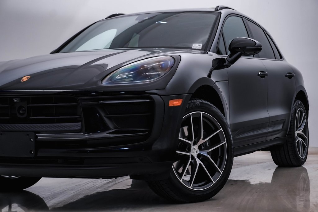 2024 Porsche Macan  2