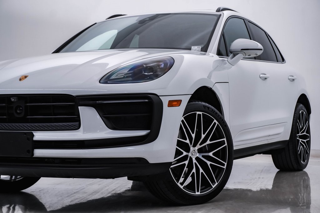 2024 Porsche Macan  2