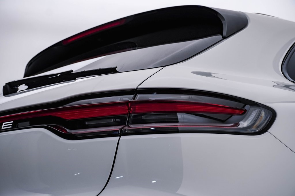 2024 Porsche Macan  13