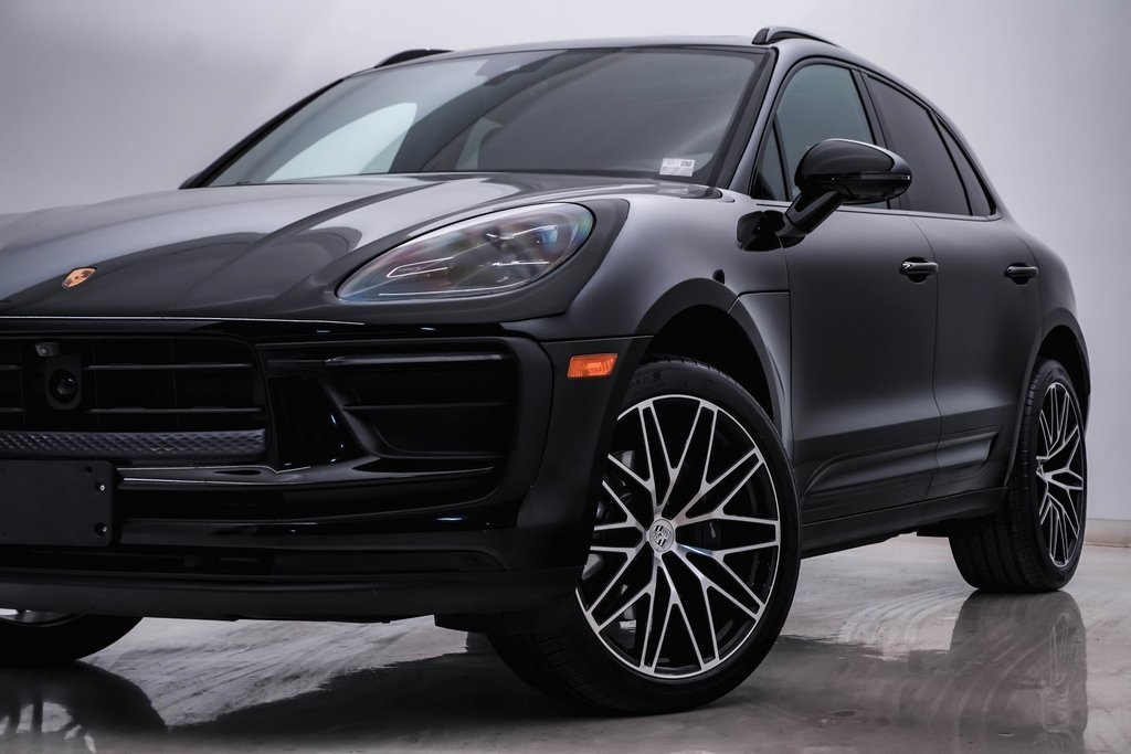 2024 Porsche Macan  2