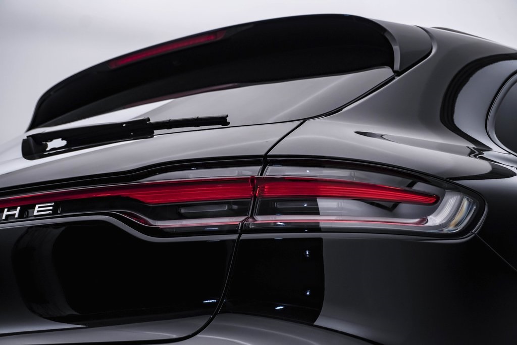 2024 Porsche Macan  13