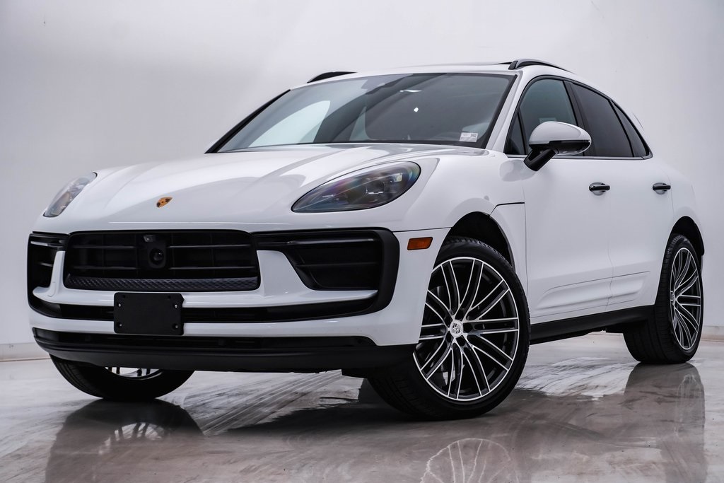 2024 Porsche Macan  1