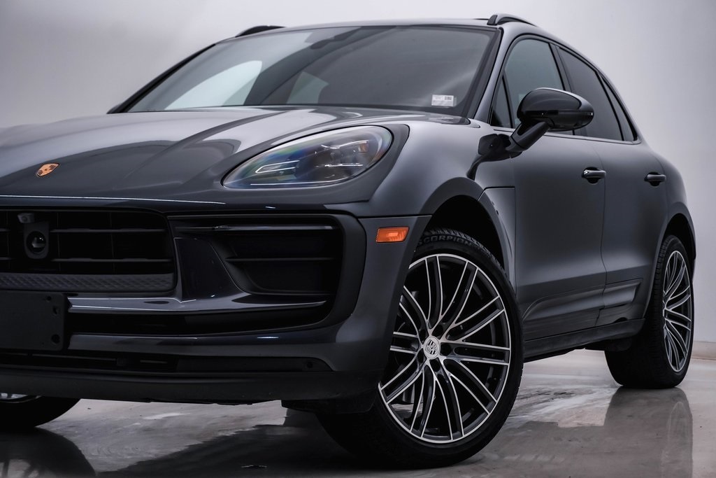 2024 Porsche Macan  2