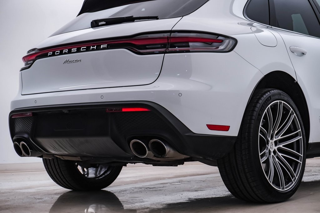 2024 Porsche Macan  12