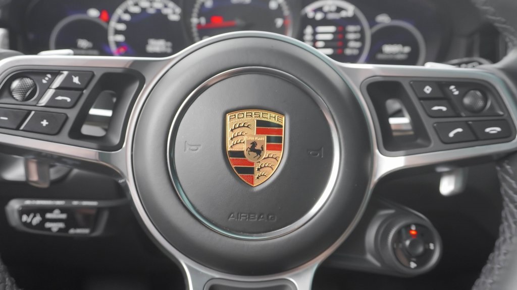 2022 Porsche Cayenne GTS 23