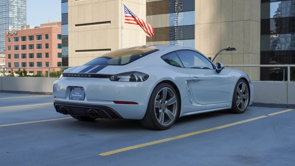 2024 Porsche 718 Cayman GTS 3