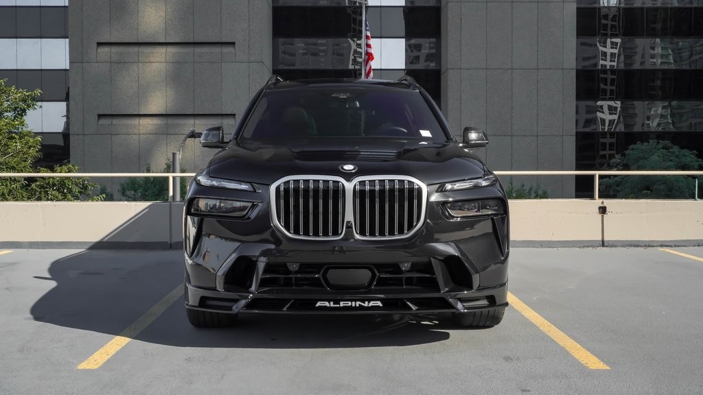 2024 BMW X7 ALPINA XB7 2