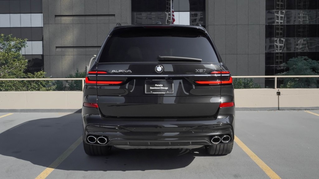 2024 BMW X7 ALPINA XB7 4