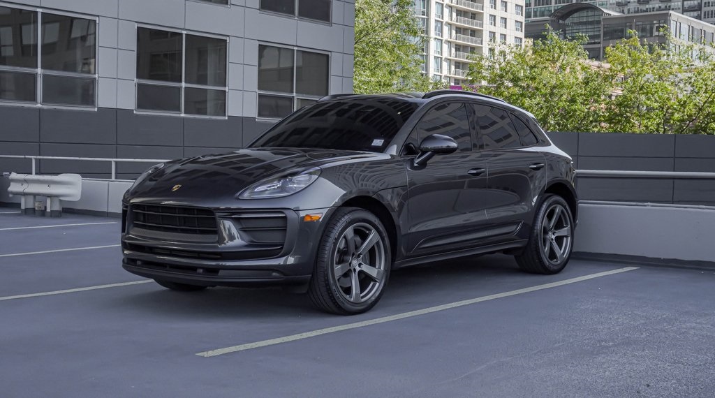 2022 Porsche Macan  1