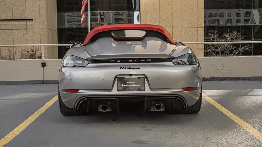 2022 Porsche 718 Spyder  6