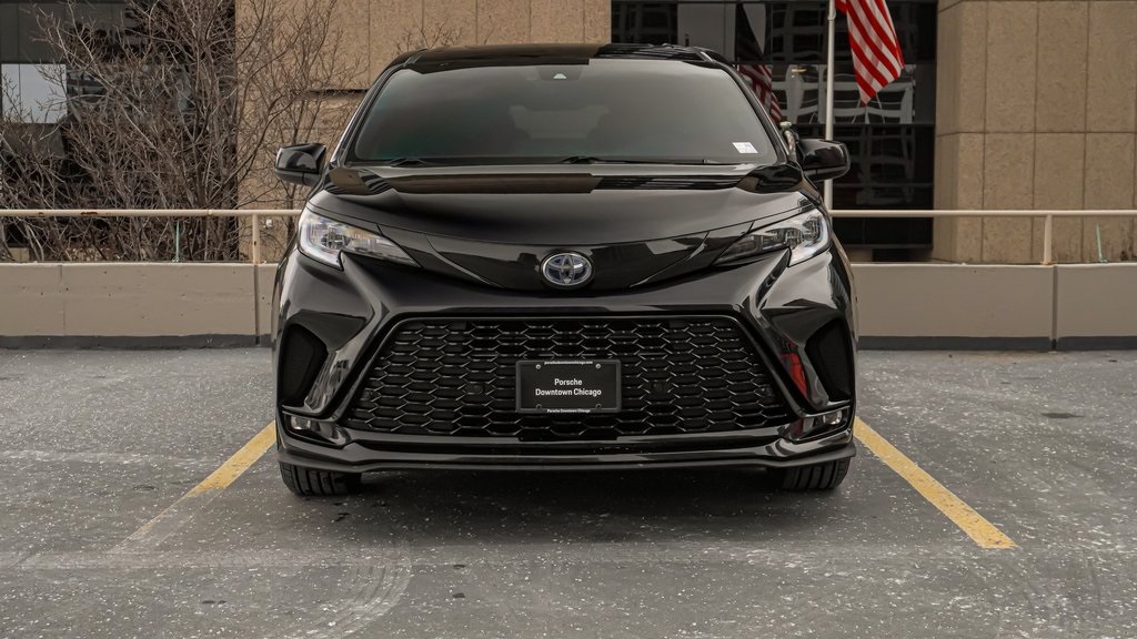 2022 Toyota Sienna XSE 2