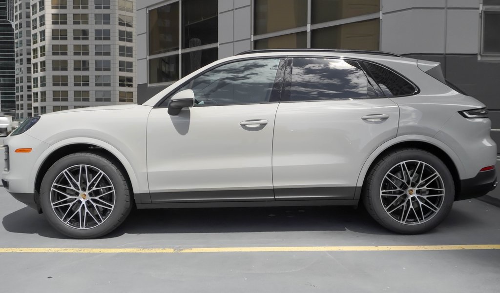 2024 Porsche Cayenne  3