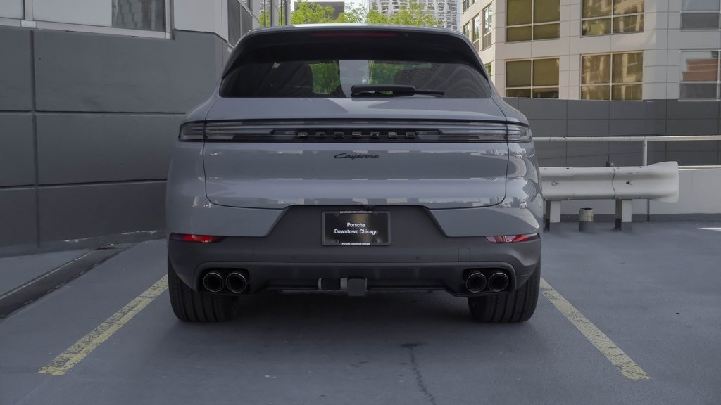 2024 Porsche Cayenne  4