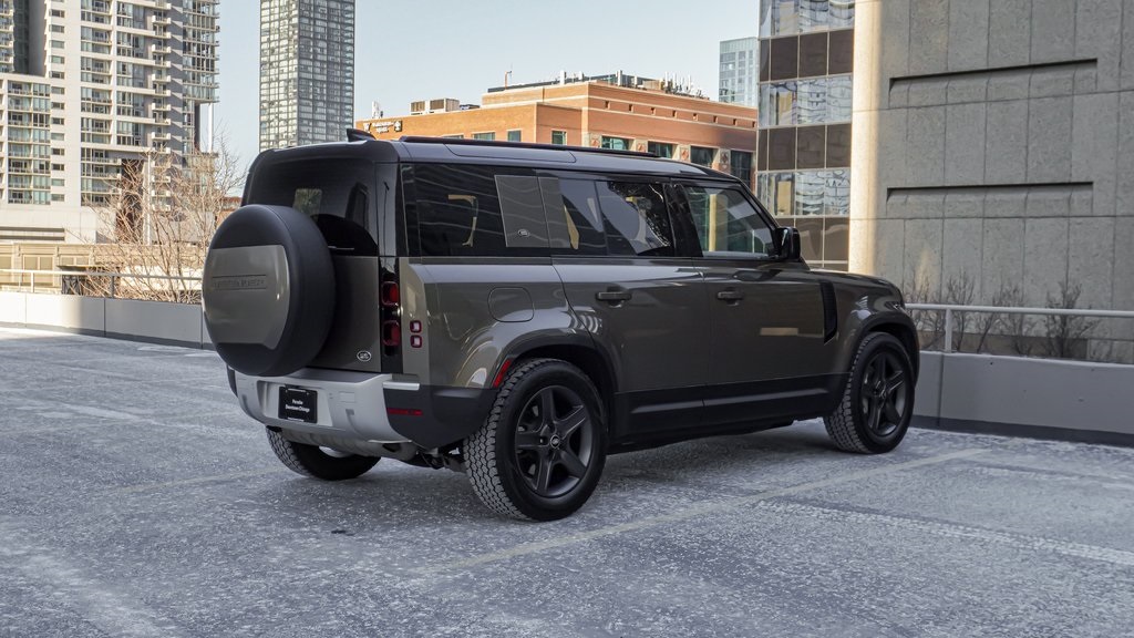 2022 Land Rover Defender 110 SE 6